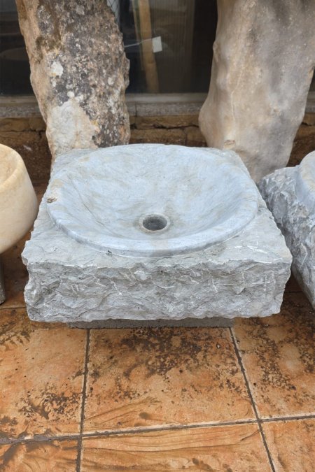 حوض حجر طبيعي (مربّع رمادي) – 45×46 سم